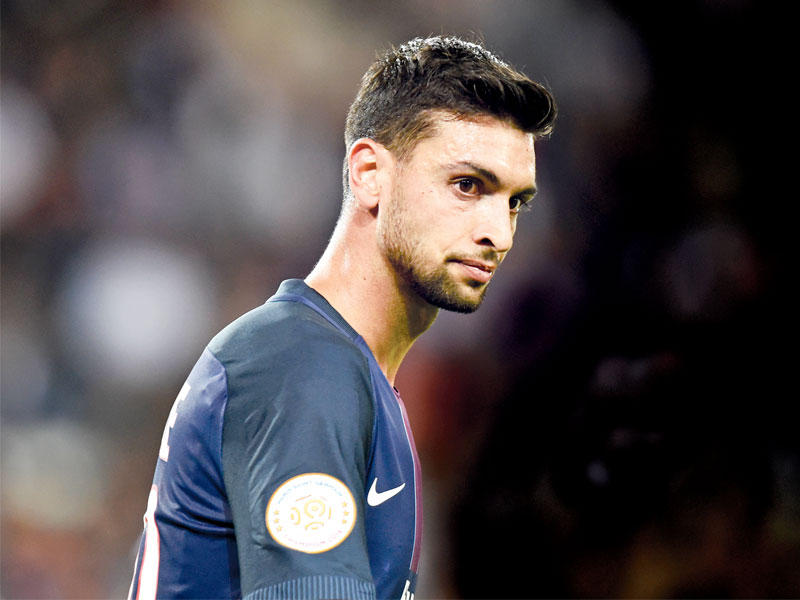 المدافع البرازيلي تياغو سيلفا قائد باريس سان جرمان 