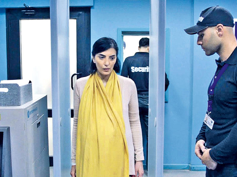 مشهد من فيلم «طلق صناعي»