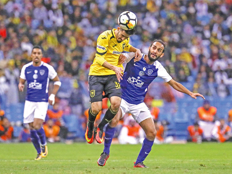 جانب من لقاء الهلال والاتحاد (أ ف ب)