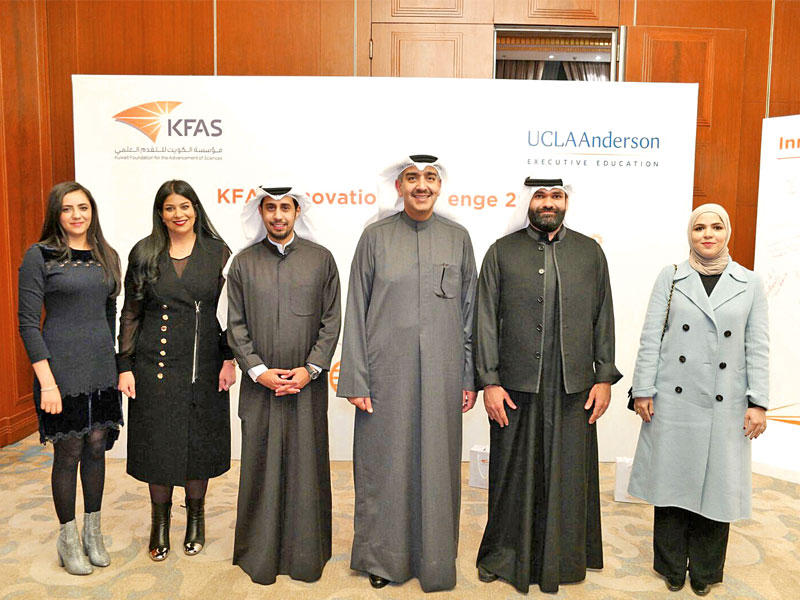 عماد العبلاني مع فريق «الوطني» المشارك في البرنامج