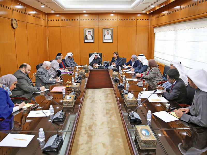 جانب من اجتماع «الزراعة» و«الأبحاث» أمس 