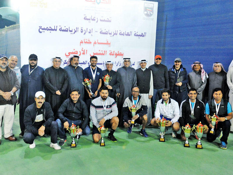 الفائزون بالبطولة