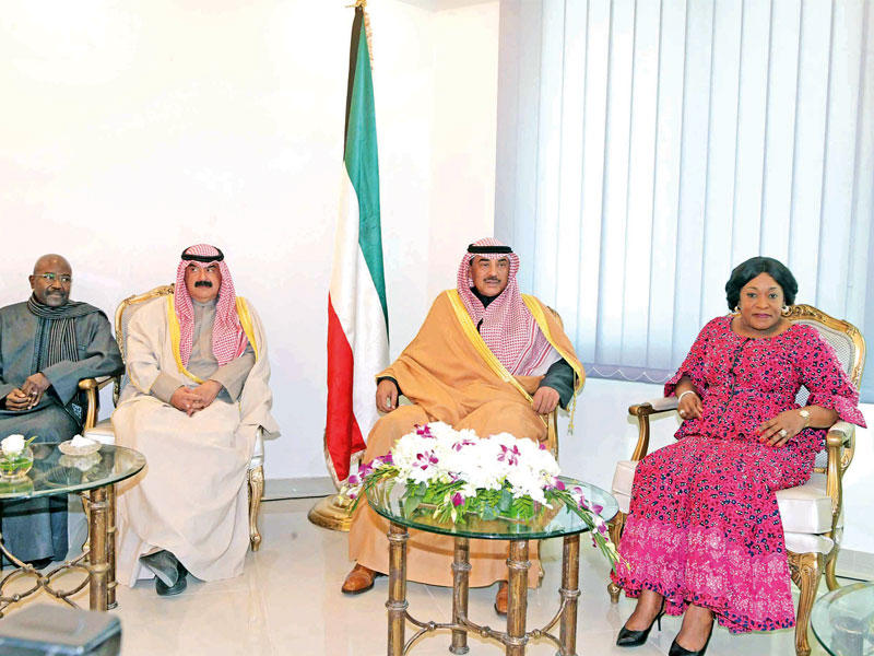 وزير الخارجية يتوسط وزيرة خارجية غانا والجارالله 