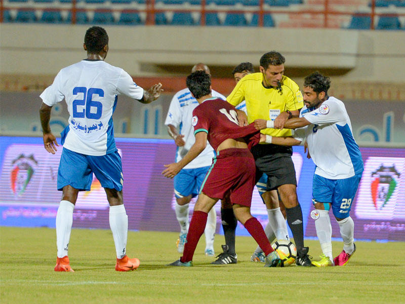 من يحسم التأهل إلى المربع الذهبي؟