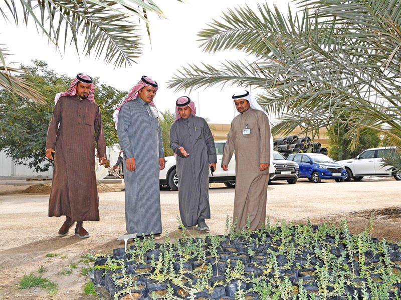 الوفد السعودي خلال زيارته لمشروع «التطبيقي»