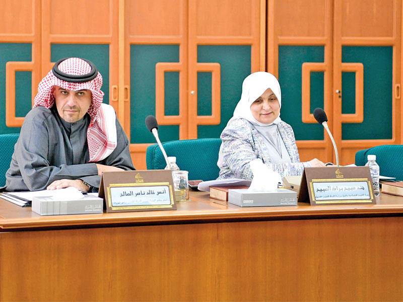 الصبيح والصالح في اجتماع لجنة الأولويات أمس