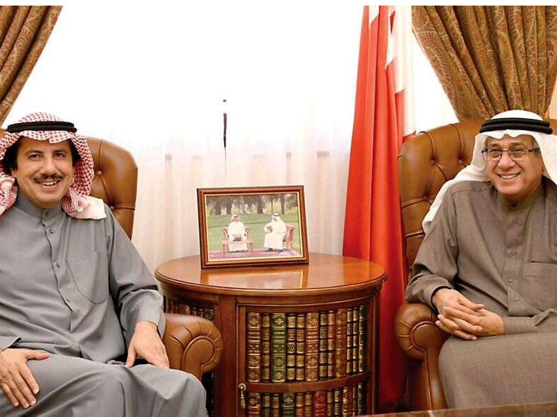 مستشار العاهل البحريني لشؤون الاعلام نبيل الحمر يستقبل عميد السلك الدبلوماسي سفير دولة الكويت لدى مملكة البحرين الشيخ عزام الصباح