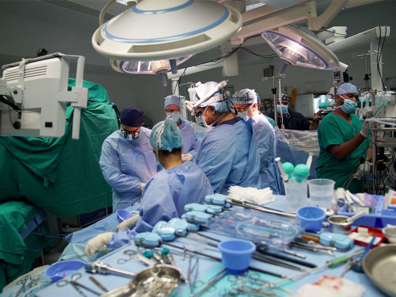 جانب من العمليات التي تم إجراؤها بمستشفى الأمراض الصدرية