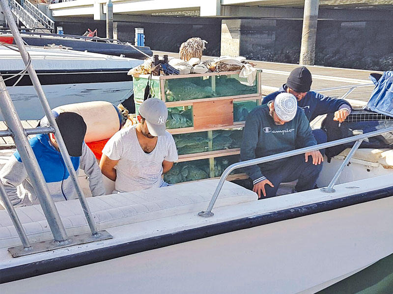 إحدى عمليات التهريب عبر المنافذ البحرية