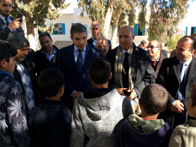 الظفيري يطلع على مشاغل تلاميذ مدرسة القرية الشمالية 