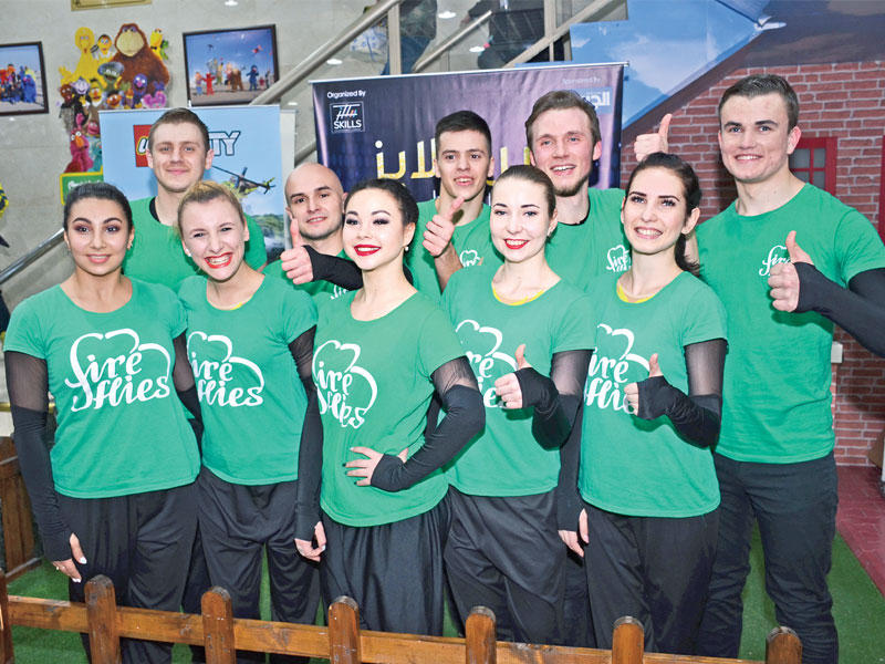 فريق عمل «Shadow Theater Fireflies»