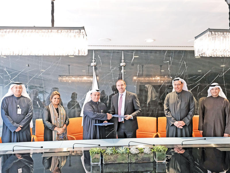 المضف وضاهر يتبادلان وثائق بروتوكول تعاون المرحلة الثانية 