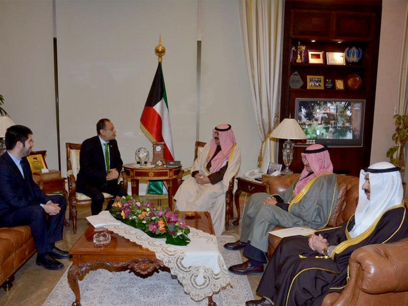 نائب وزير الخارجية الكويتي خالد الجارالله يتسلم أوراق اعتماد سفير جمهورية البارغواي أنخيل سيبيلس