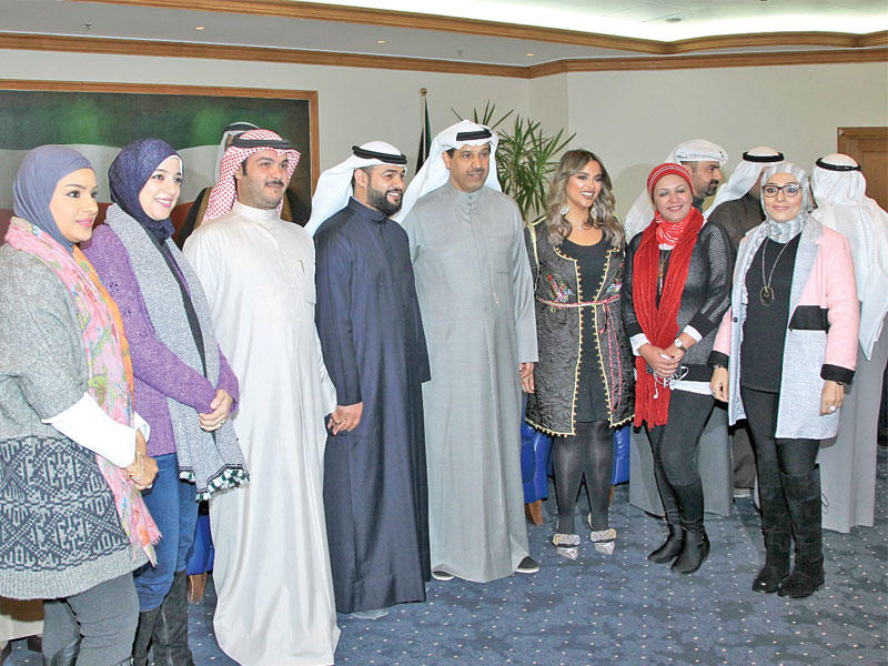 فليطح يتوسط موظفي «الهيئة»