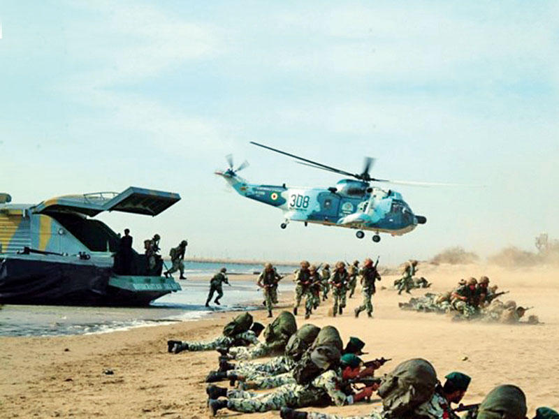 جانب من المناورات الإيرانية    (فارس)