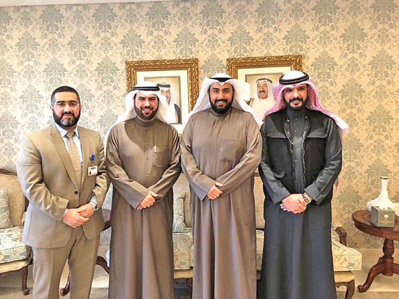 الصباح مستقبلاً وفد الجمعية