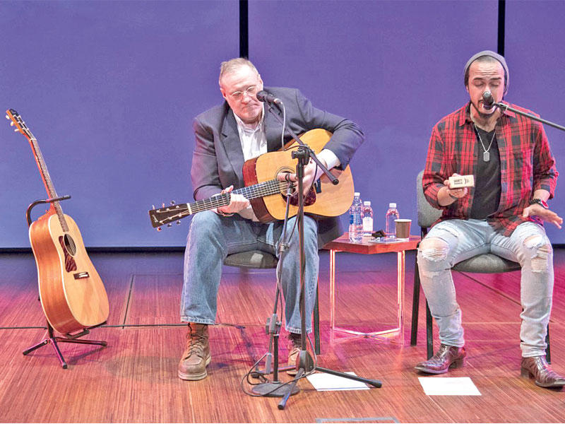 ديفيد هانرز خلال الأمسية 