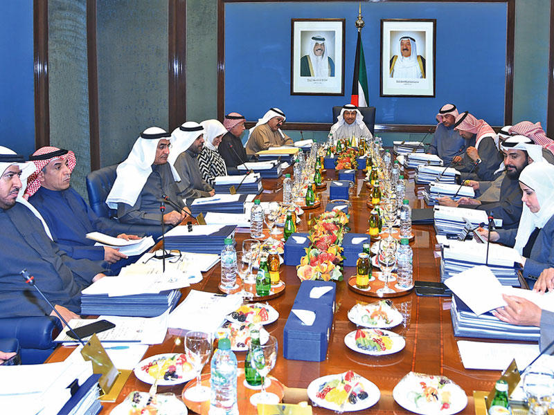 المبارك مترئسا اجتماع مجلس الوزراء امس