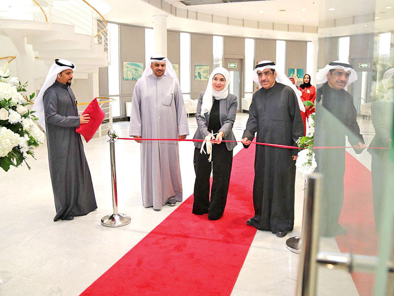 بوشهري تفتتح فرع «السكنية» في برج التحرير