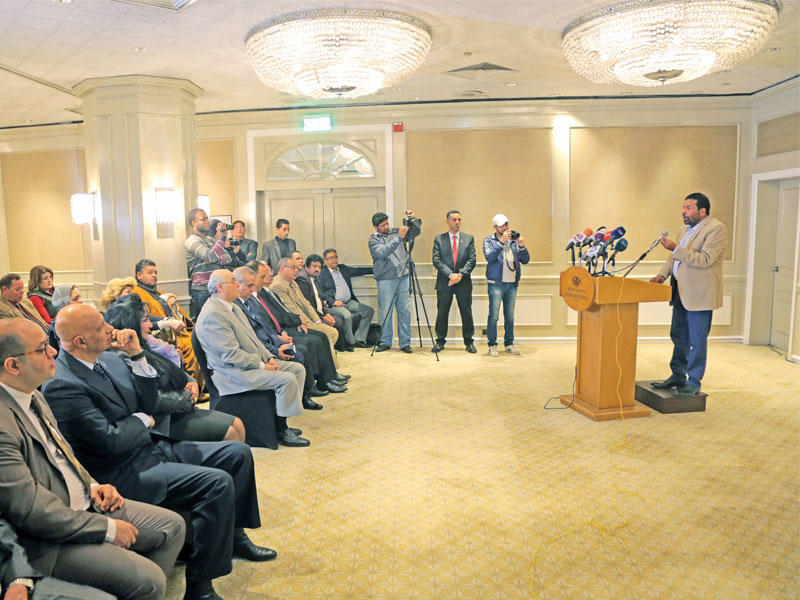 رجب حميدة خلال المؤتمر الصحافي الخاص بترشح عنان لانتخابات الرئاسة في القاهرة أمس