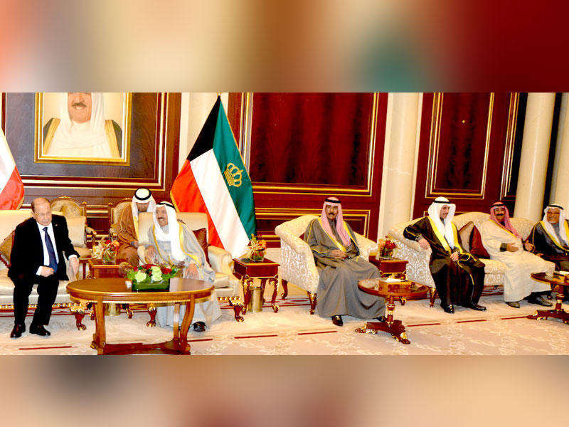 صاحب السمو لدى استقباله الرئيس اللبناني 