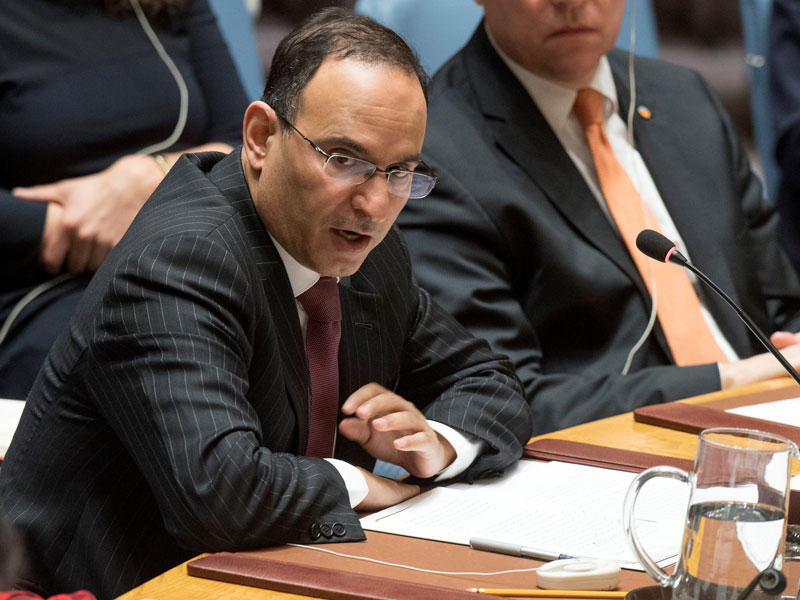 مندوب دولة الكويت الدائم لدى الامم المتحدة السفير منصور العتيبي خلال اجتماع مجلس الامن حول سوريا