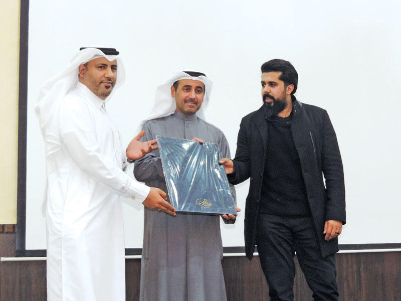 الرميضي يكرم عبدالحميد يوسف بحضور الفيلكاوي