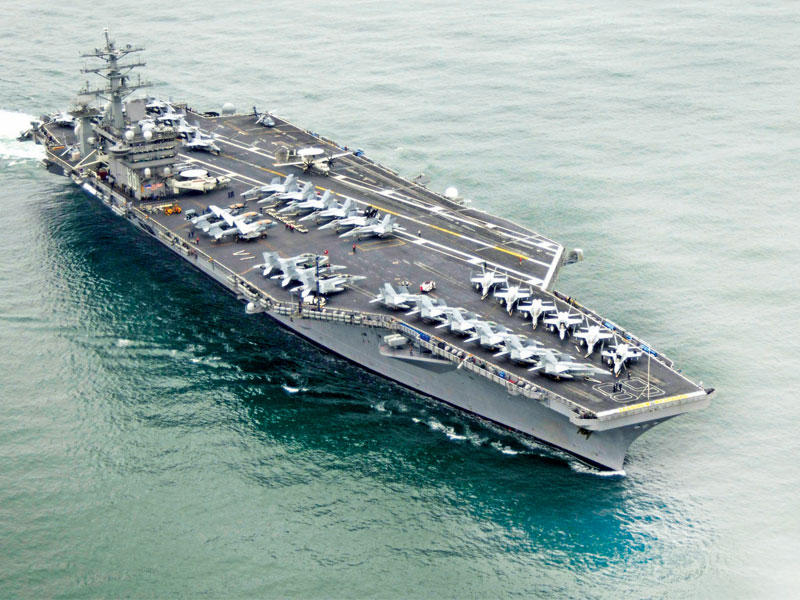 حاملة طائرات بريطانية