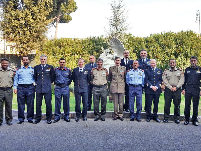 الوفد العسكري الكويتي مع نظيره الإيطالي