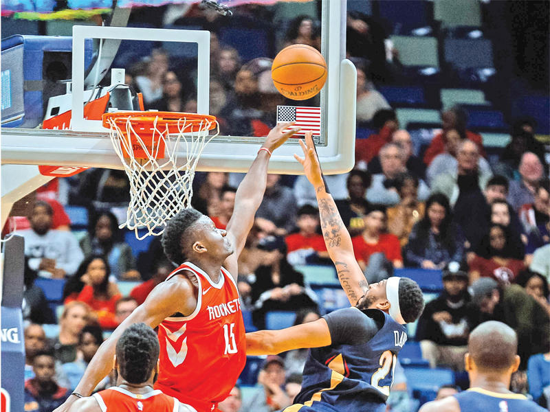 جانب من مباراة نيو أورليانز وهيوستن روكتس