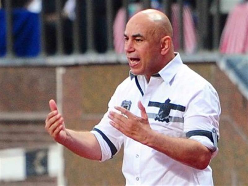 المدير الفني للفريق الأول لكرة القدم في النادي المصري حسام حسن