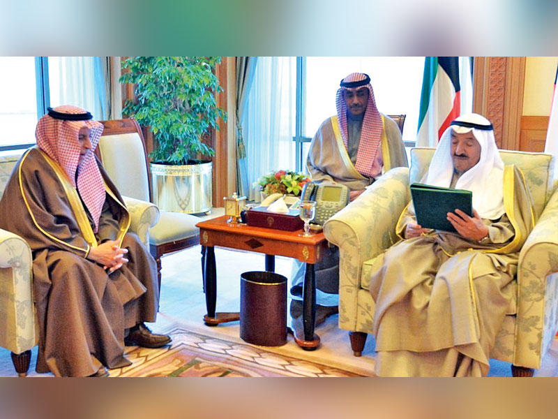 صاحب السمو أثناء استقباله سفير السعوديةn