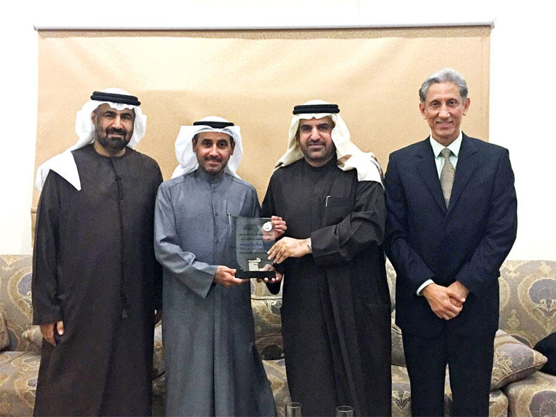 الرميضي يكرم حويرب بحضور السفير الإماراتي والرفاعي 