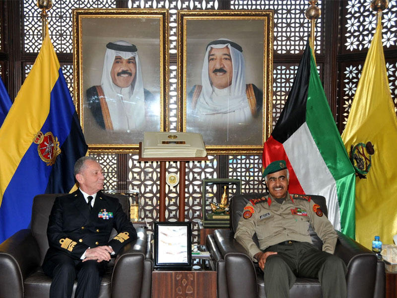 رئيس الأركان الكويتي الفريق الركن محمد الخضر يبحث مع قائد (البحرية) الإيطالية الفريق أول فالتر جيرارديلي أوجه التعاون المشترك
