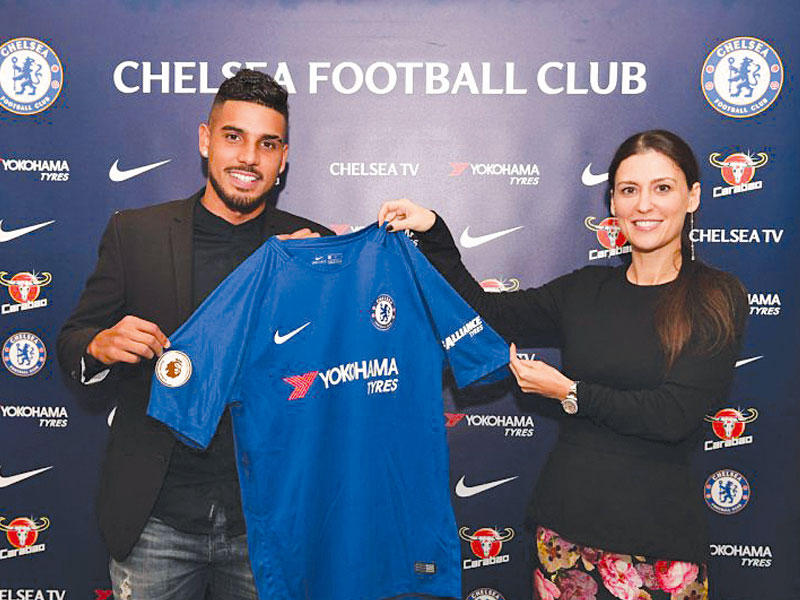 إيمرسون بعد توقيع عقده مع تشلسي