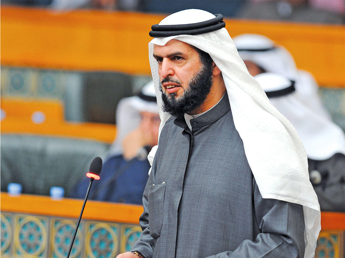 عادل الدمخي