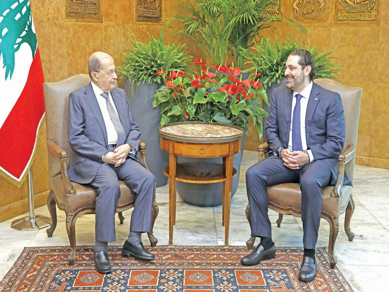 عون مستقبلاً الحريري في القصر الجمهوري أمس (دالاتي ونهرا)