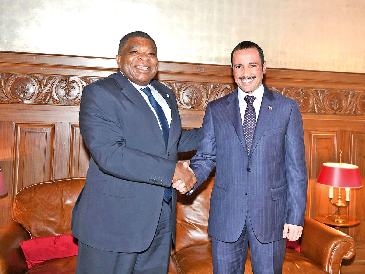 الغانم خلال لقائه شونجونج في جنيفn