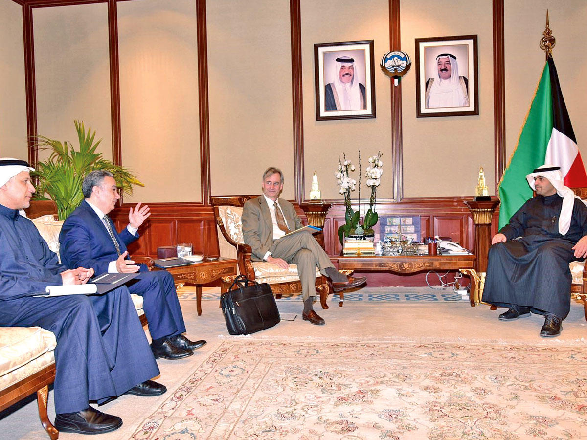 الصالح مستقبلا المسؤول في البنك الدولي أمس