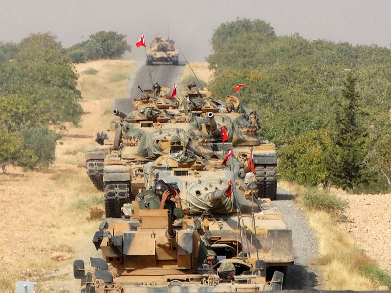 قوات تركية على الحدود السورية