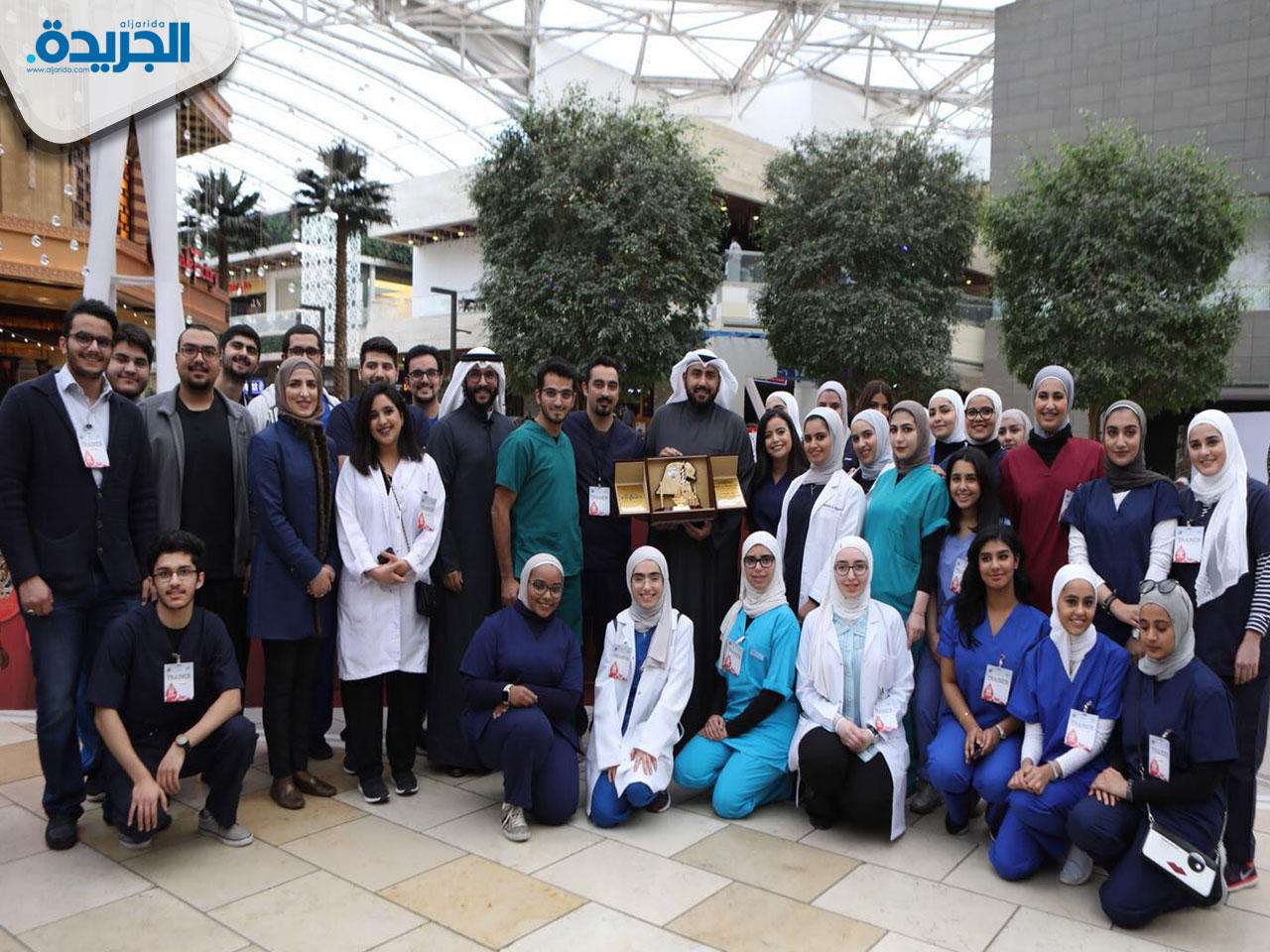  صورة جماعية لطلبة الطب المشاركين بحملة وقف النزيف 