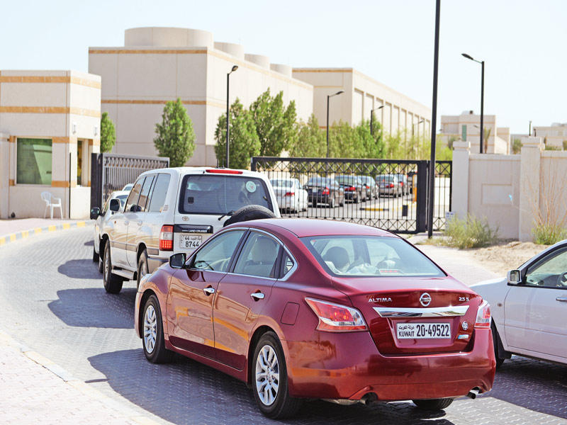 صورة ارشيفية لازدحام السيارات في موقع العارضية