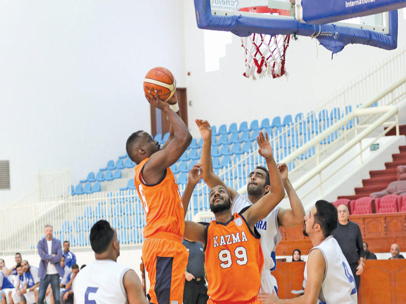 جانب من مباراة كاظمة والجهراء في كرة السلة