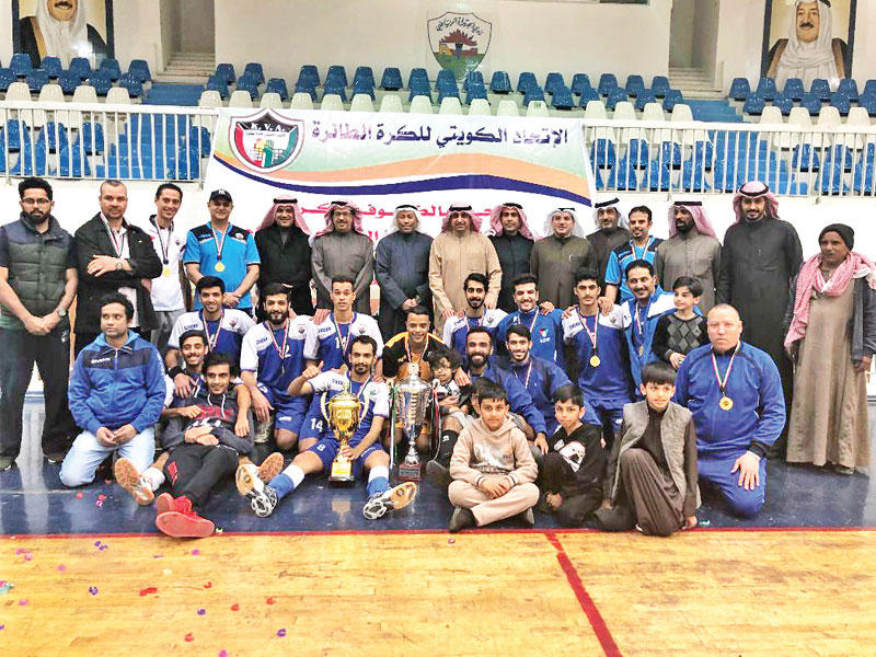  فريق الجهراء المتوج بلقب دوري الدرجة الأولى للكرة الطائرة 