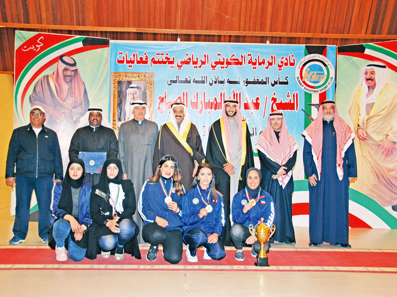 راعي البطولة والعتيبي مع الراميات الفائزات بالمسابقات