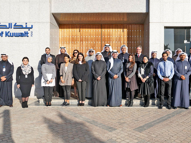 «الوطني» مستقبلاً المتدربين