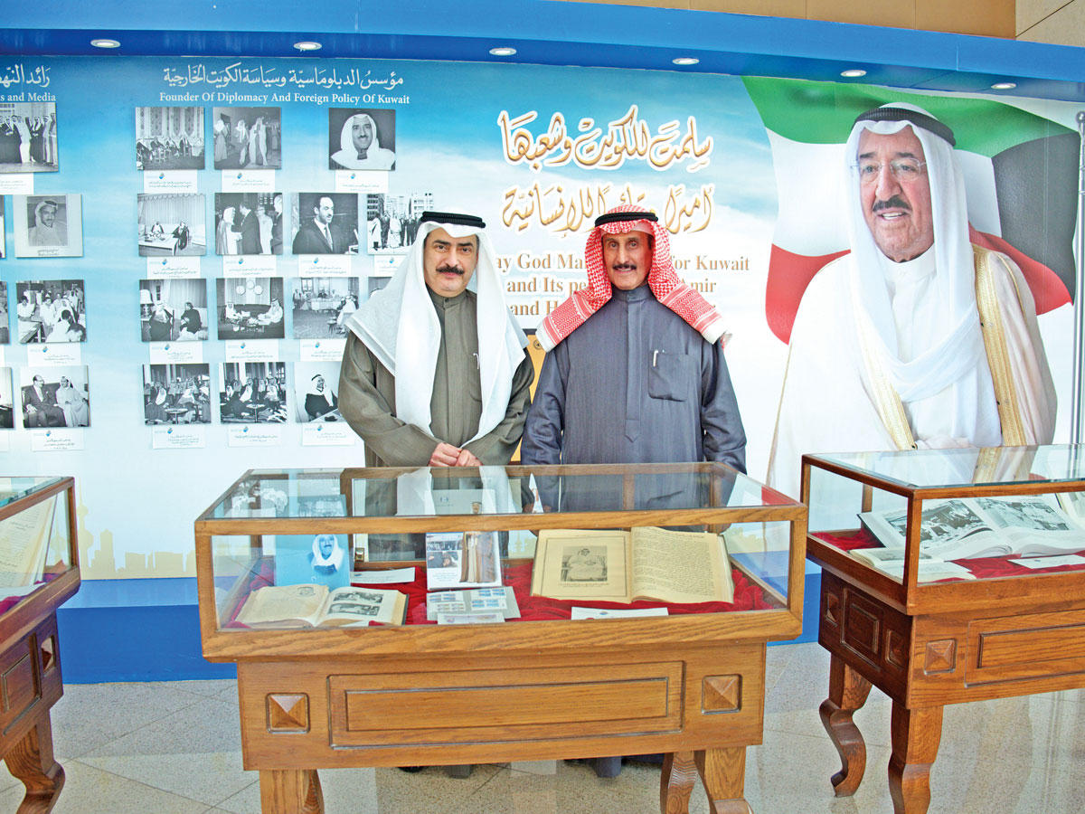 الشيخ إبراهيم الدعيج مع كامل العبدالجليل