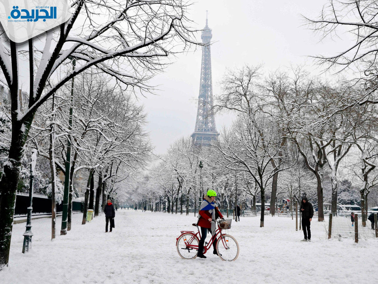  اغلاق برج ايفل بسبب غزارة الثلوج
