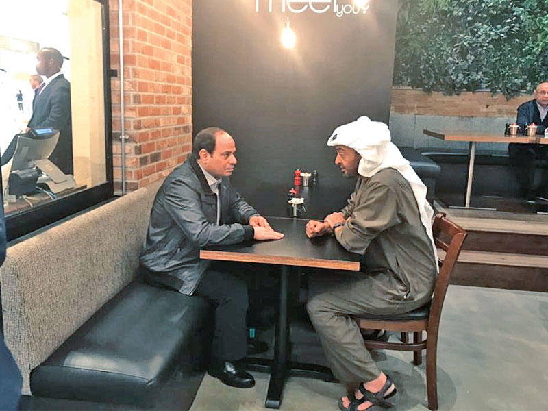 الرئيس المصري عبدالفتاح السيسي وولي عهد أبوظبي الشيخ محمد بن زايد