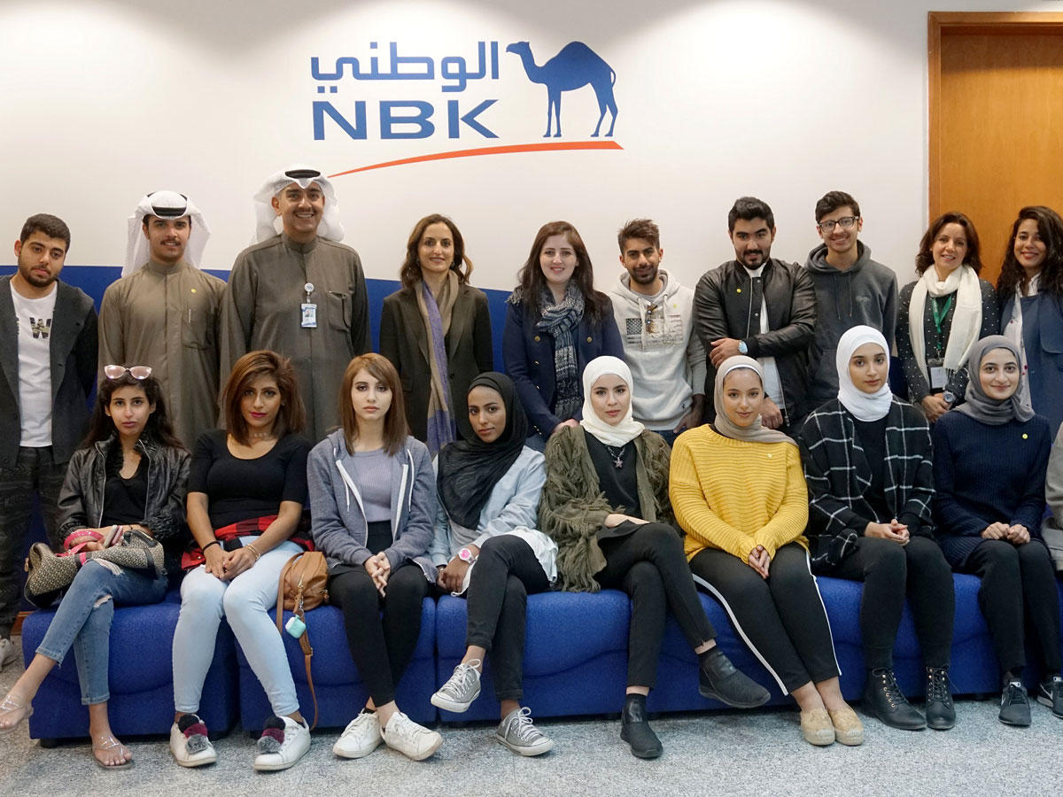 جانب من الطلبة المقبولين في برنامج «لوياك» التدريبي 